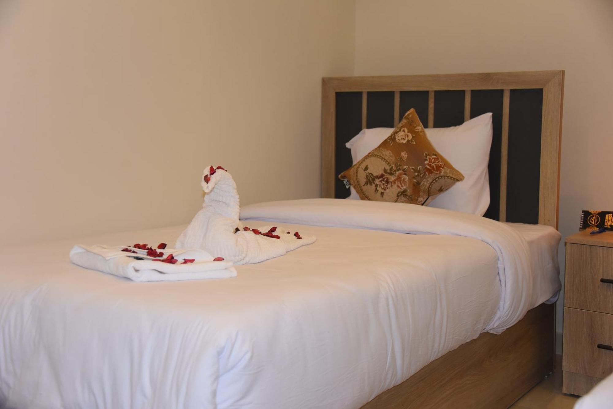 Locanda Pyramids Hotel Kafrat al Jabal Luaran gambar